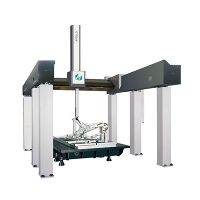 Gantry-type Coordinate Measuring Machine